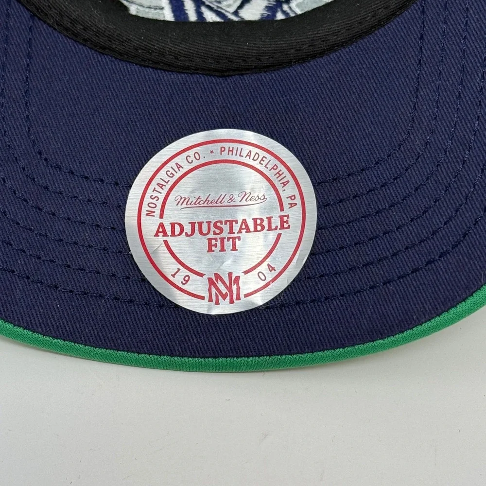 Mitchell &‎ Ness Dallas Mavericks 2011 NBA Finals Trucker Hat Green Snapback